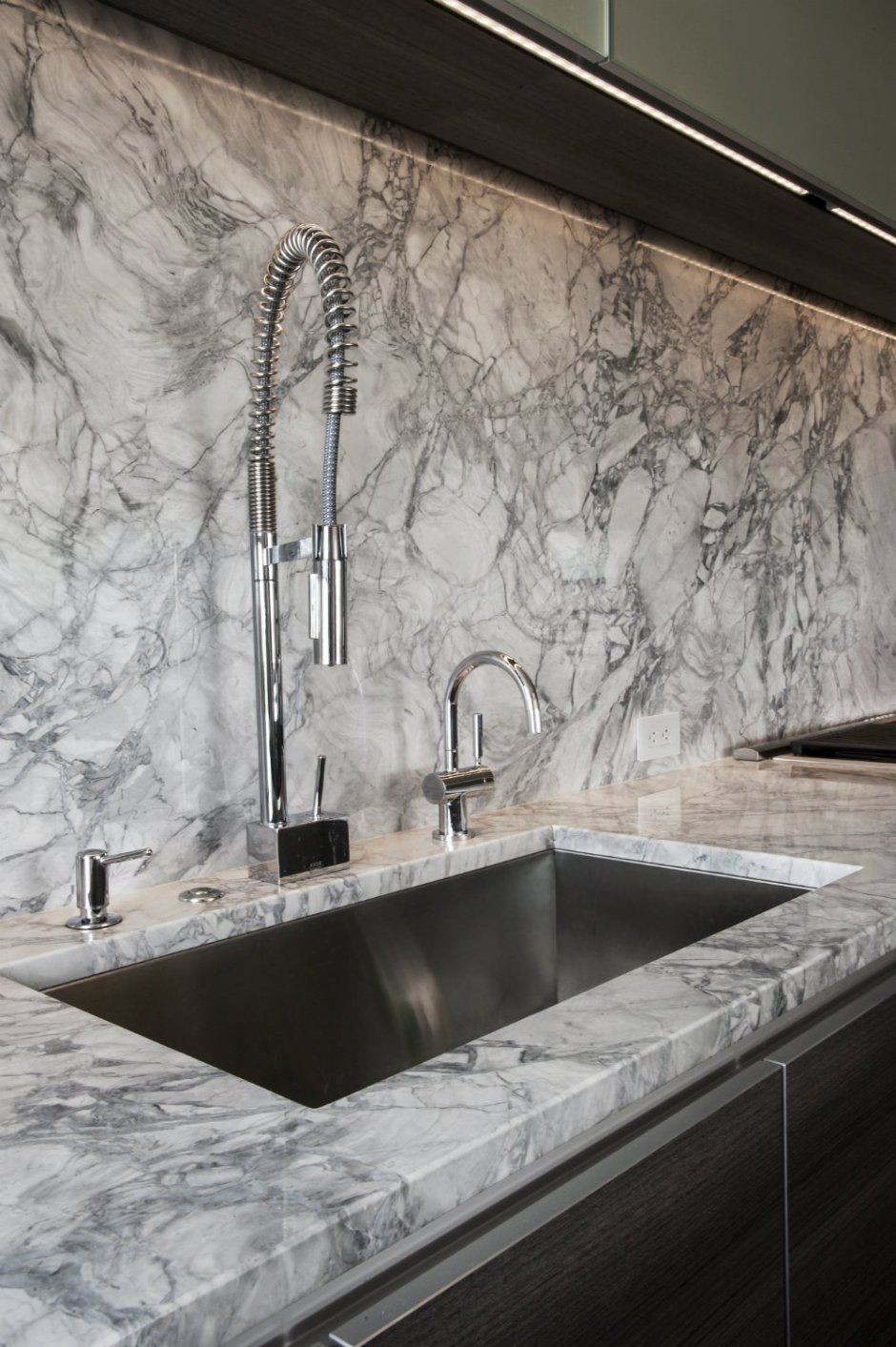 Столешница 8055/SL Brazilian Marble