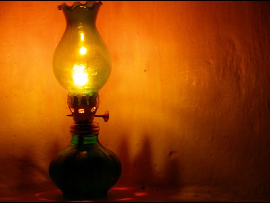 Керосиновая лампа для освещения