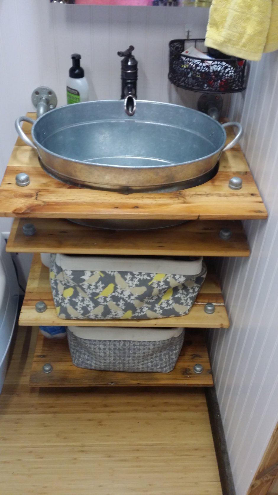 Раковина из тазика для дачи