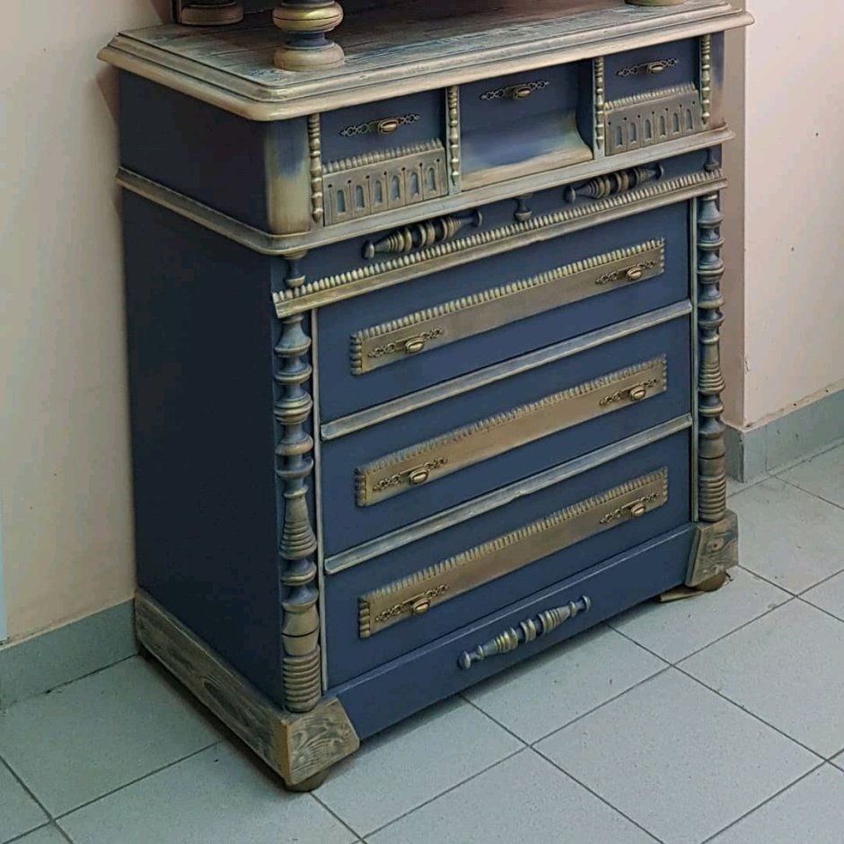 Антикварный комод
