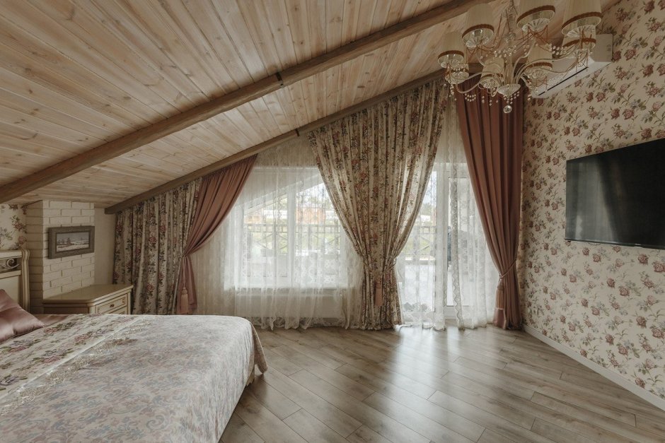 Карниз в деревянном доме