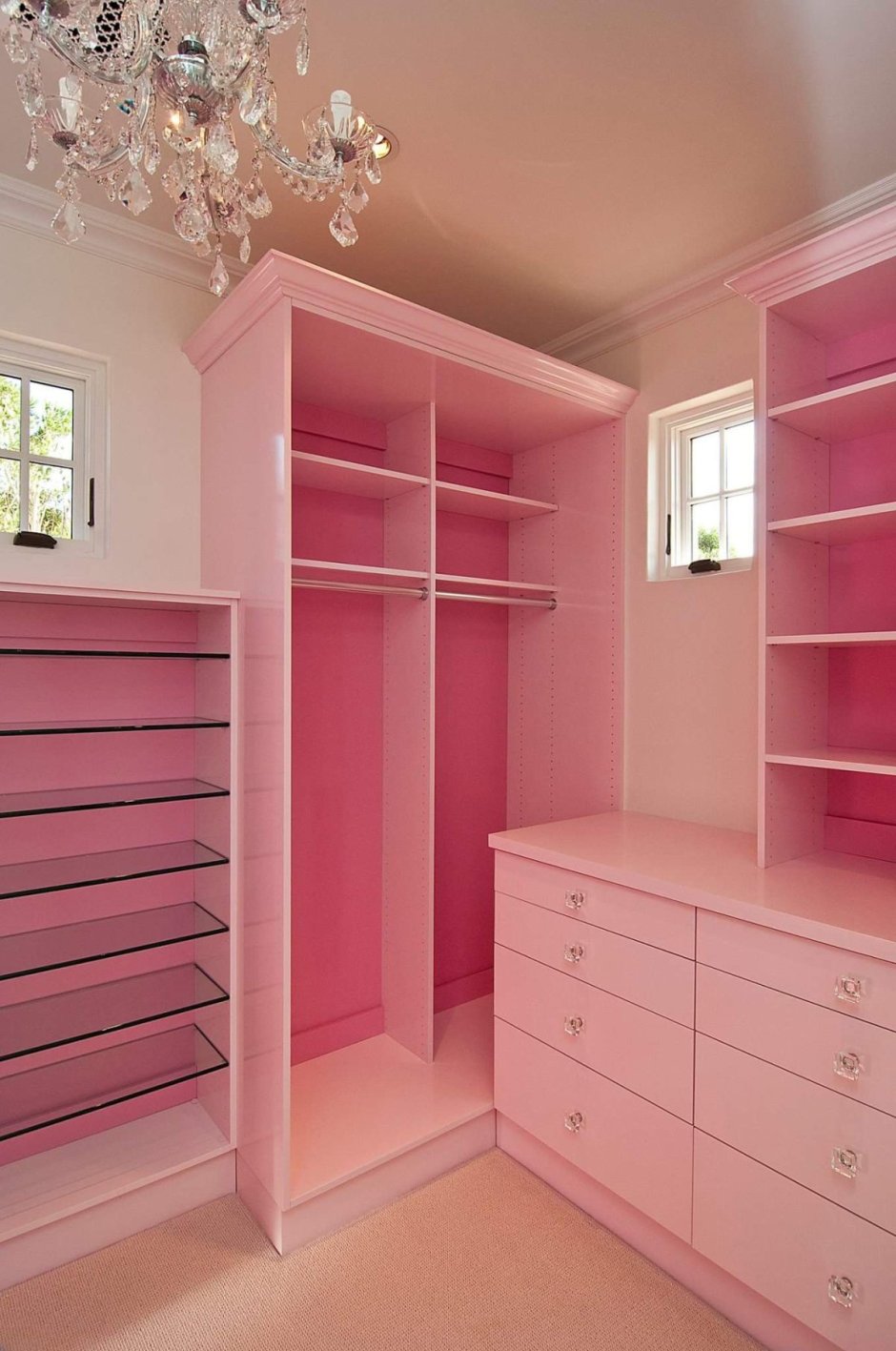 Шкаф розовый