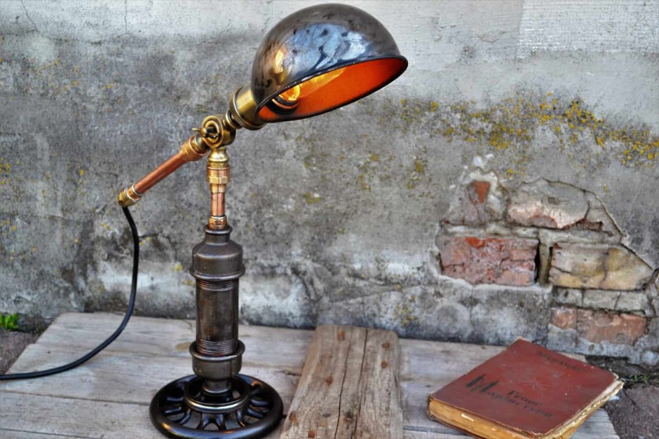 Настольный светильник с лампой Эдисона в стиле стимпанк