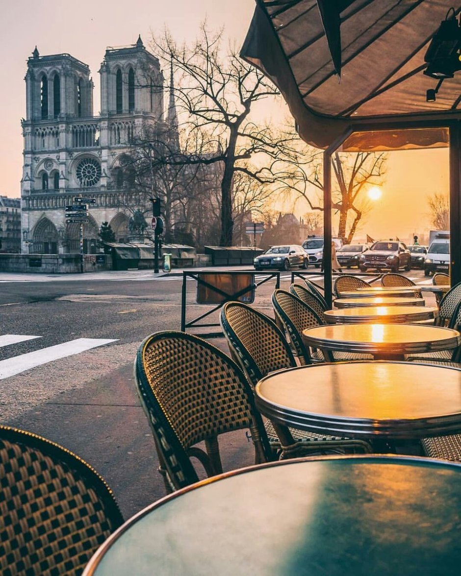 Франция утро Париж кафе