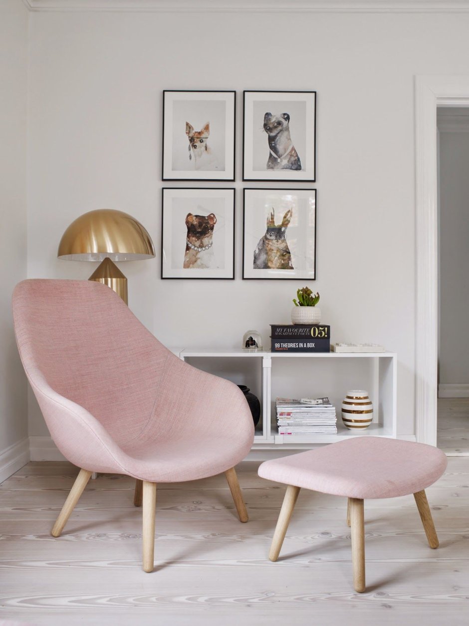 Розовое кресло в интерьере