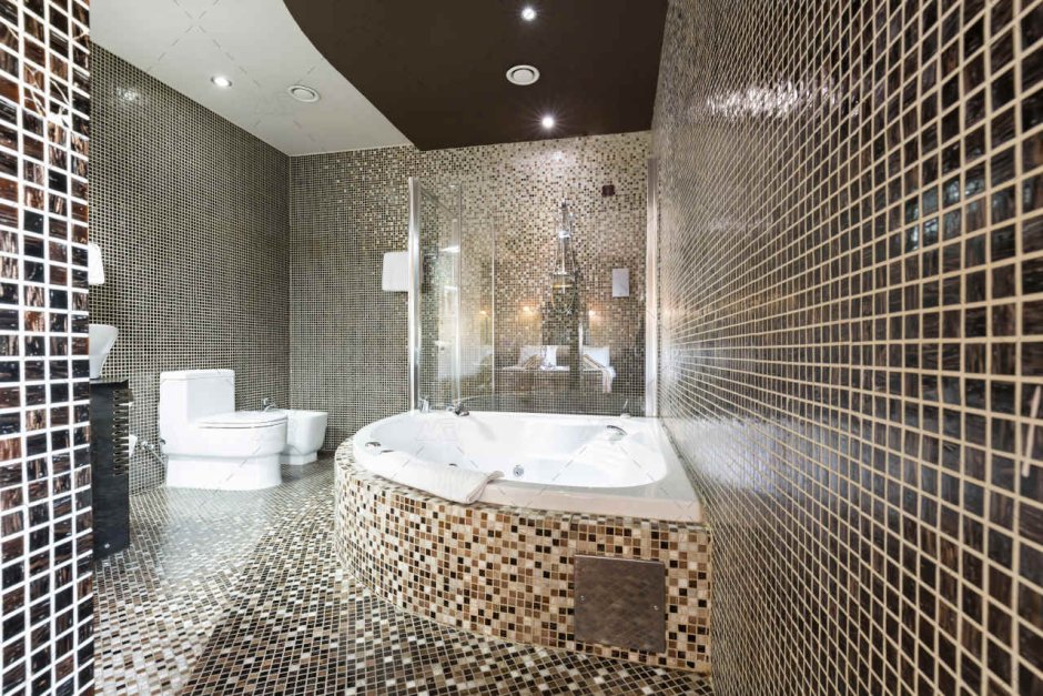 Плитка мозаика на потолок в ванной