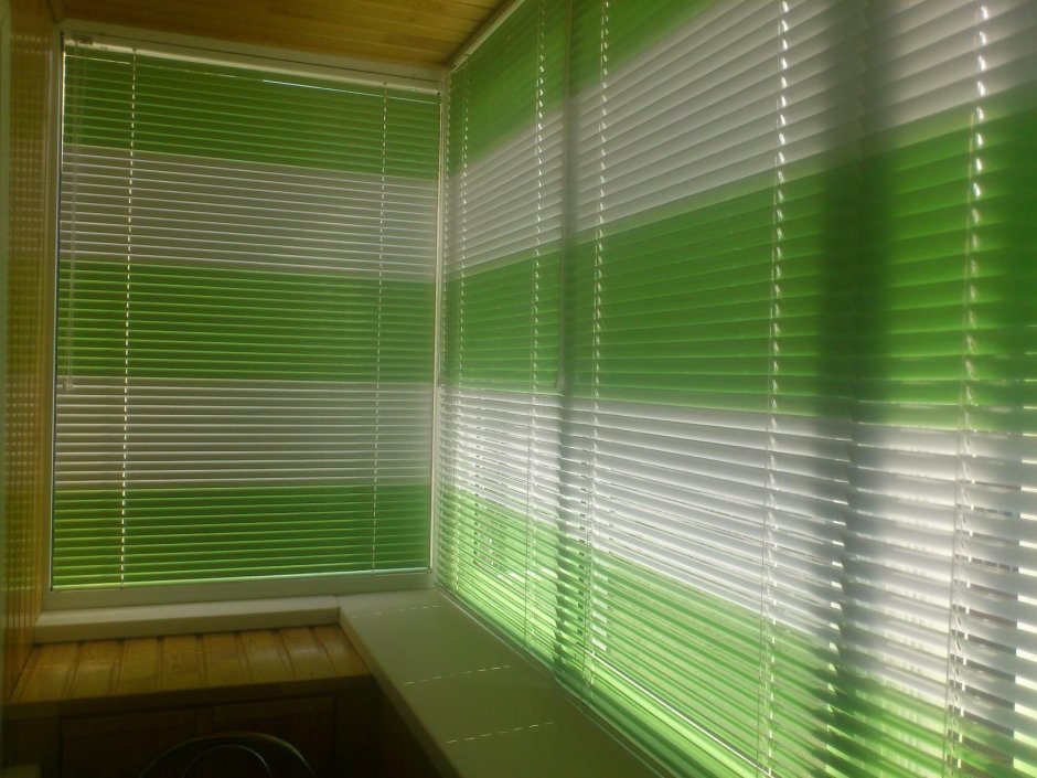 Горизонтальные жалюзи на балкон
