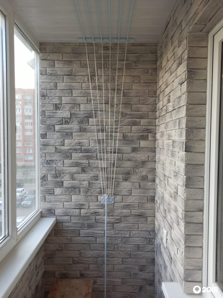 Декоративный камень для внутренней отделки балкона