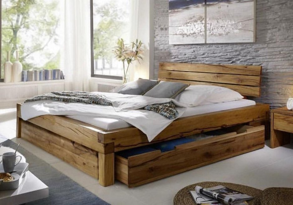 Кровать двуспальная деревянная из бревна