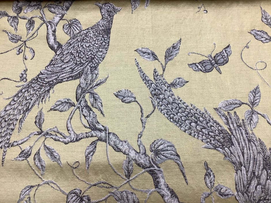 Жаккардовая ткань для штор с птицами в интерьере