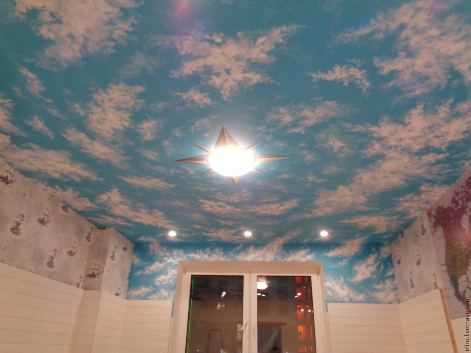 Облака на потолке красками