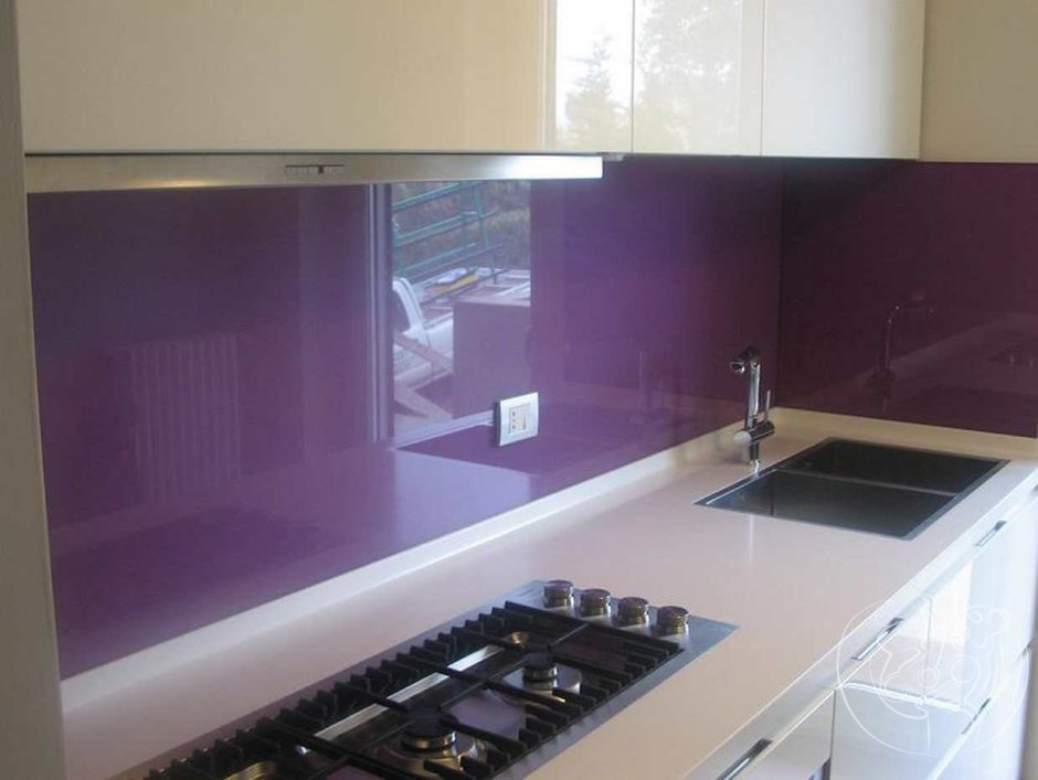 Матовая стеклянная стеновая панель для кухни