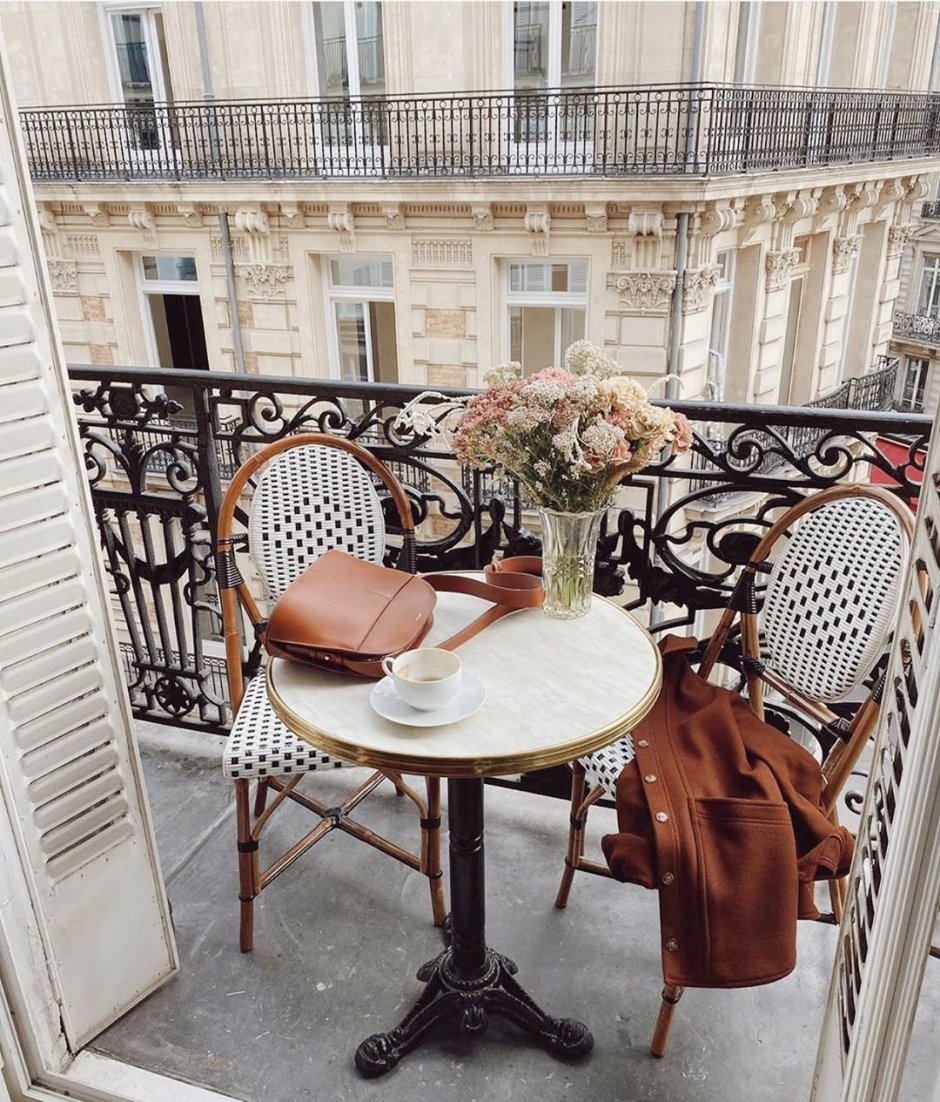 Балкон в парижском стиле