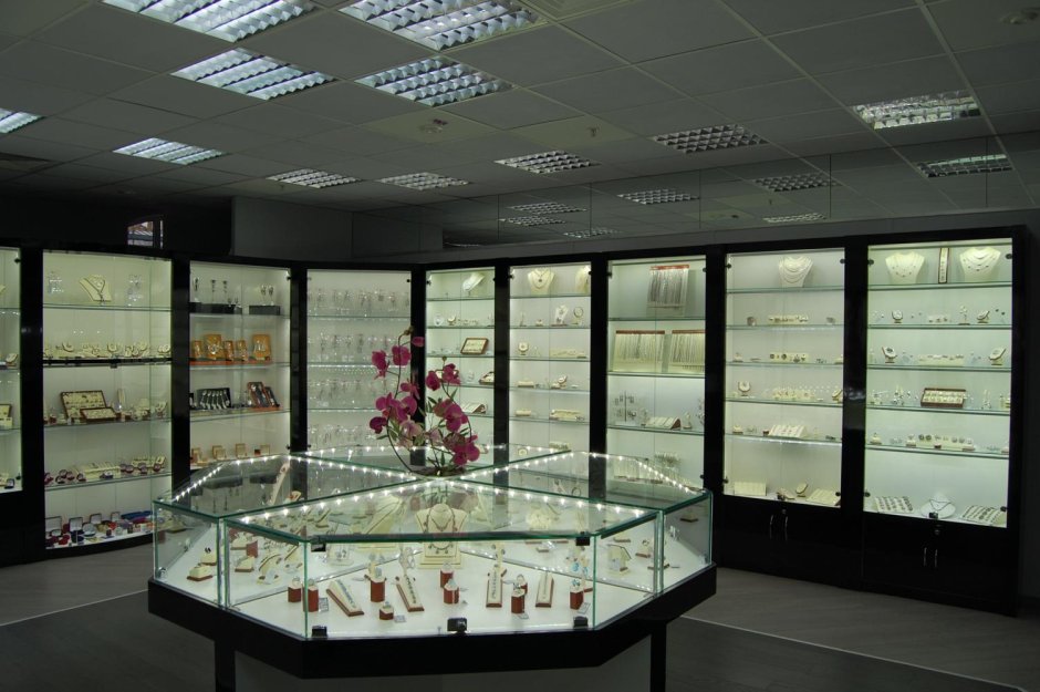 Стеллажи для ювелирного магазина