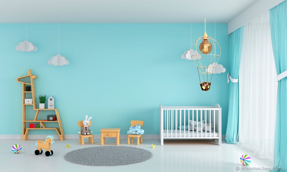 Пустая стена в детской комнате