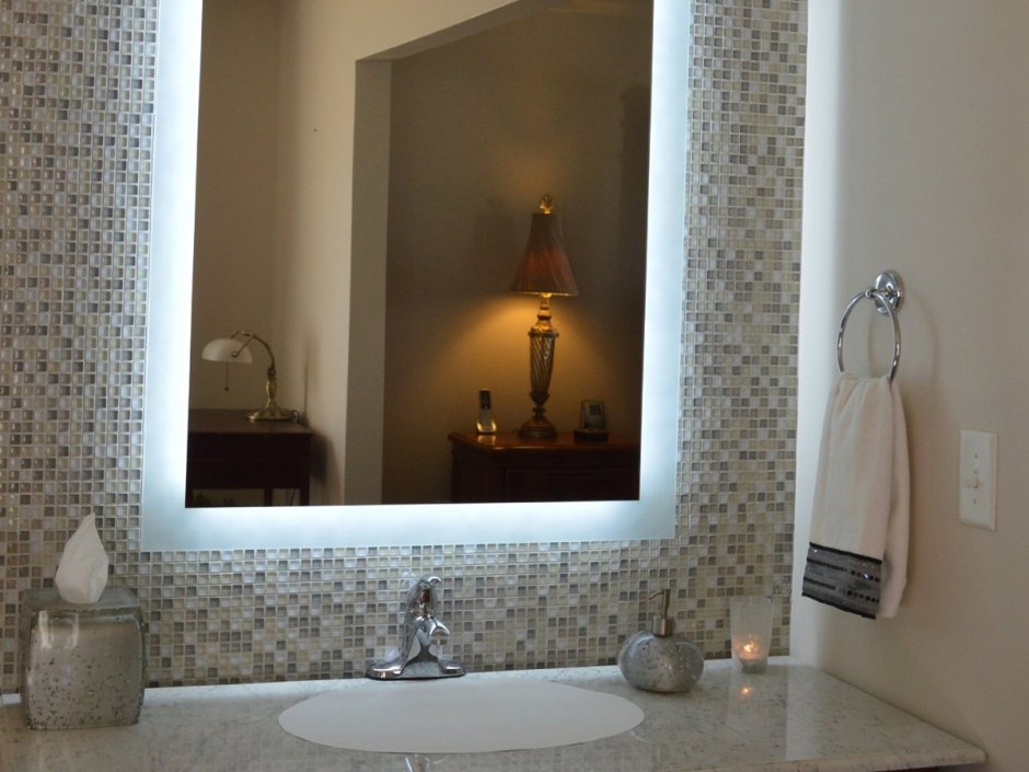 Зеркало с мозаикой в ванной