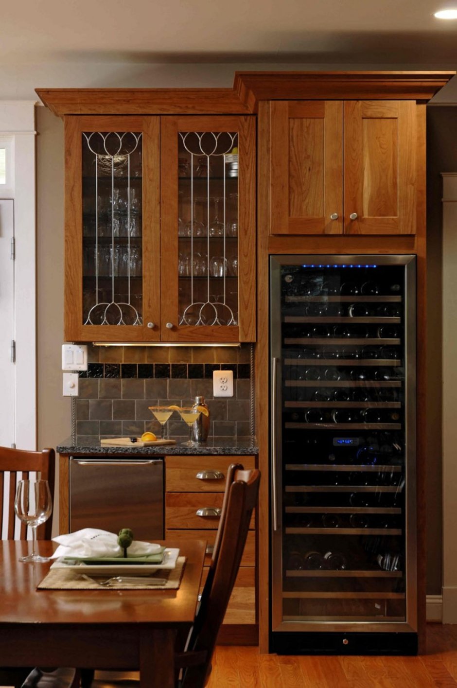 Кухонные шкафы для вина