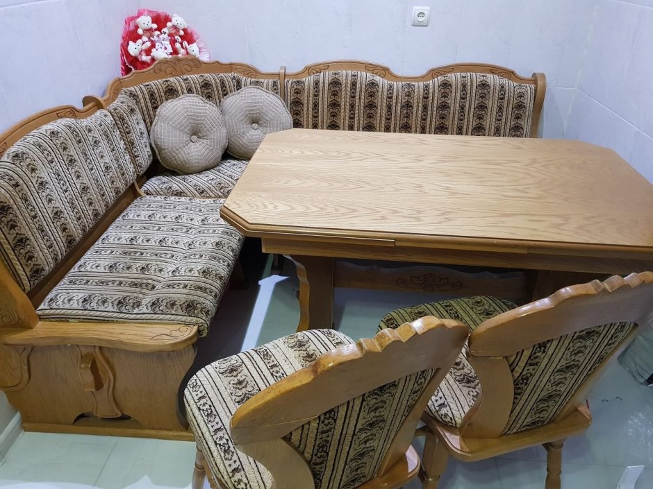 Ташкентский уголок из дерева