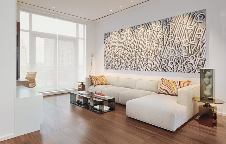 Акцентная стена в гостиной в современном стиле