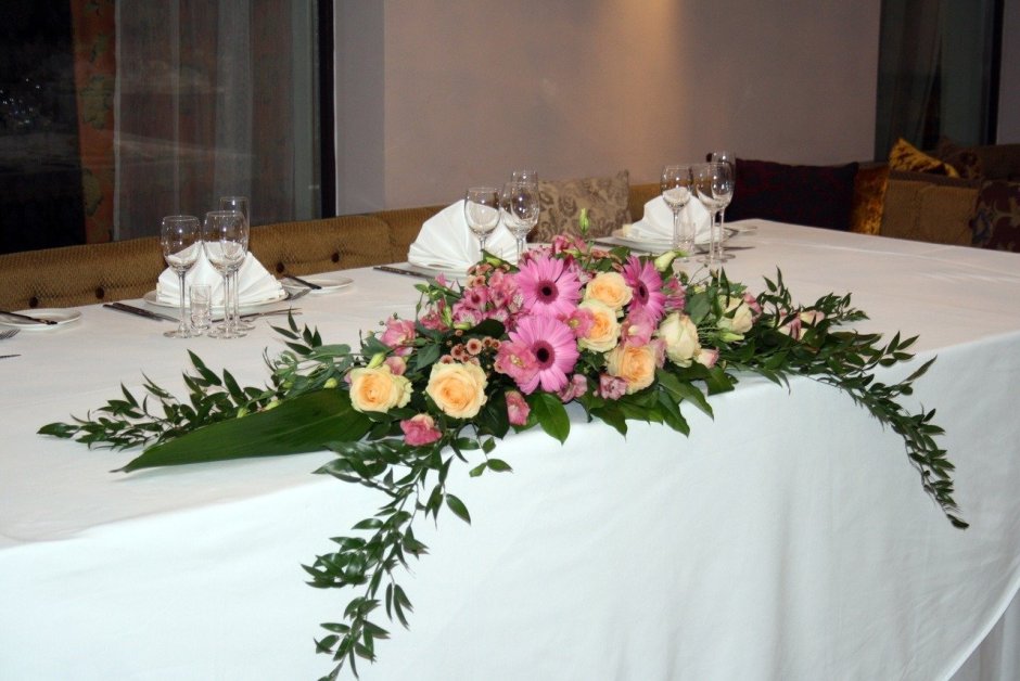 Настольная композиция из цветов