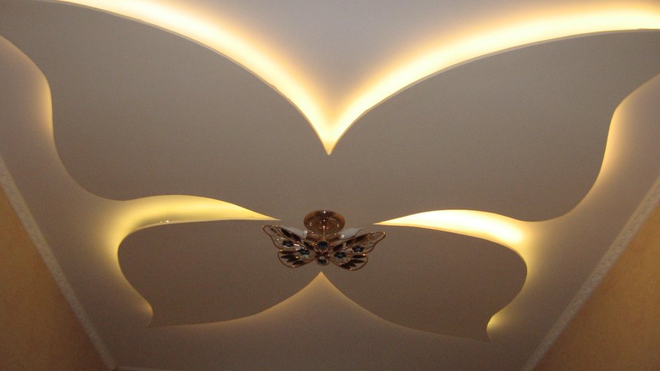 Потолок из гипсокартона бабочка с подсветкой