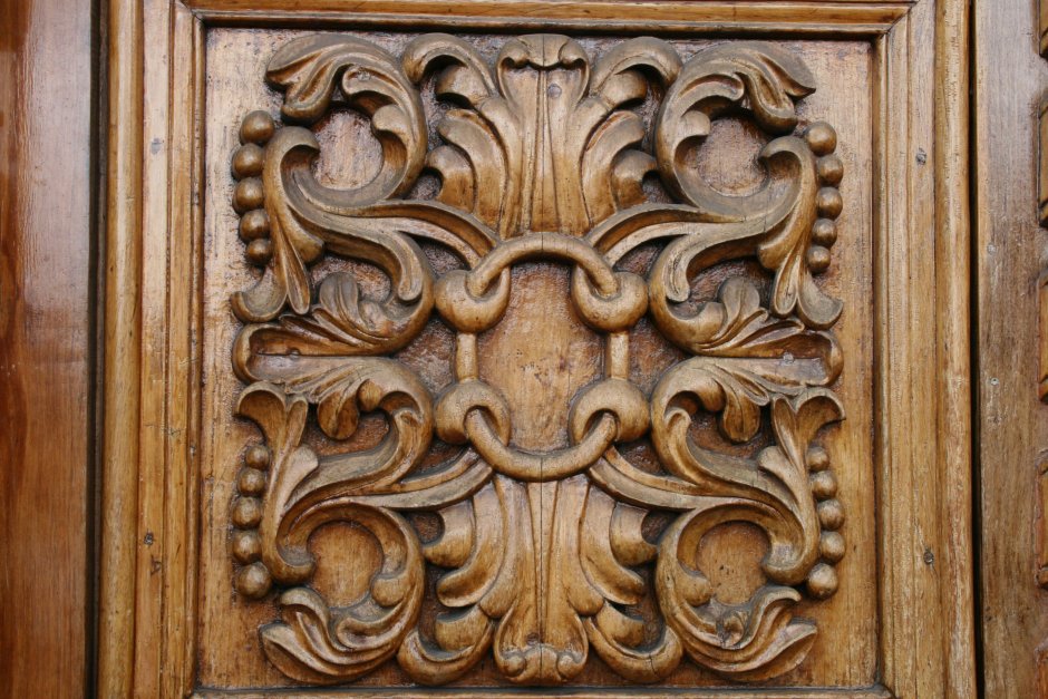 Французская резьба по дереву