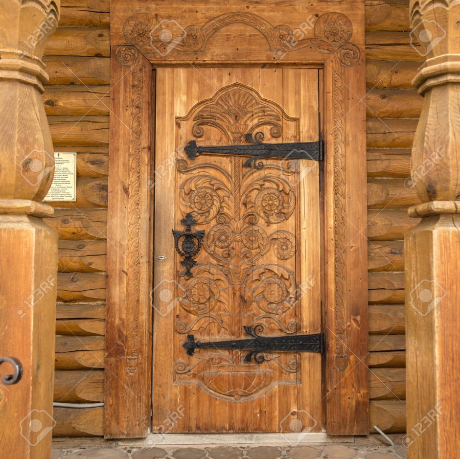 Дверь резная в Славянском стиле