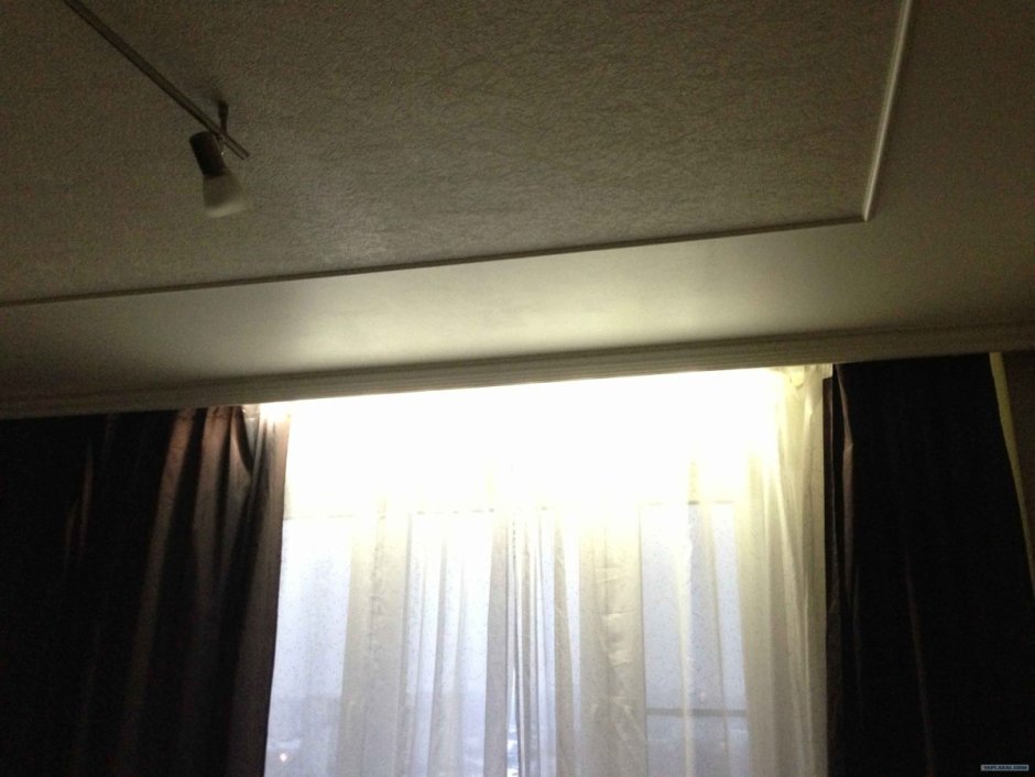 Светодиодная лента над окном