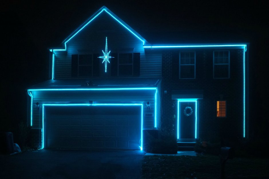Гибкий неон 220в RGB на здании