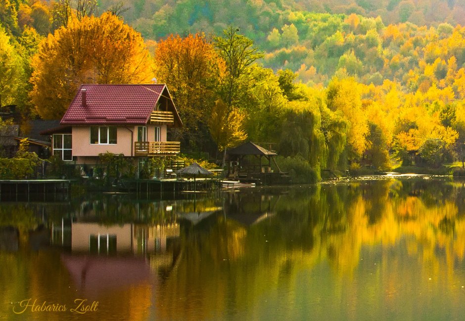 Домик у реки