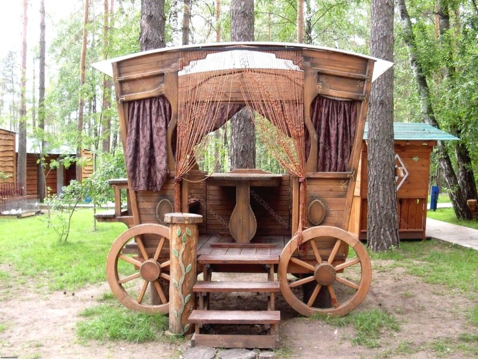 Оригинальные беседки из дерева