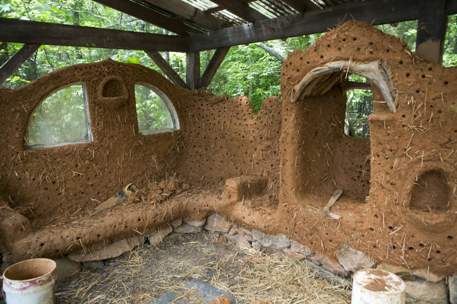 Бахарики строения из глины