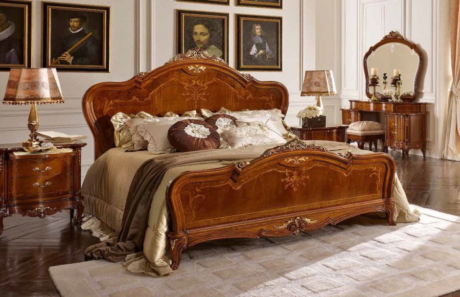 Двуспальная кровать в итальянском стиле