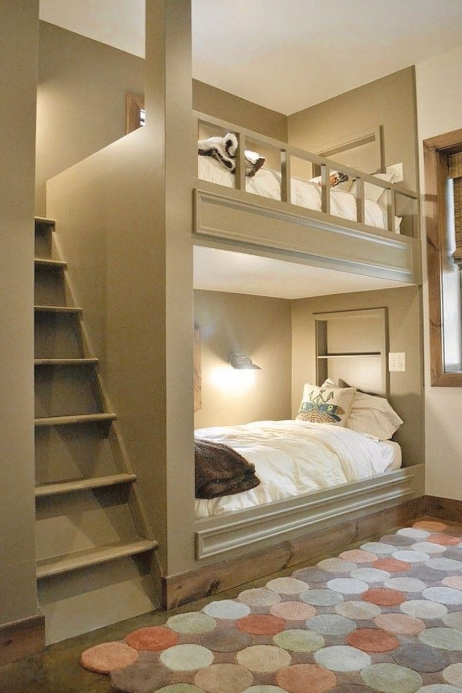 Дизайнерская двухэтажная кровать