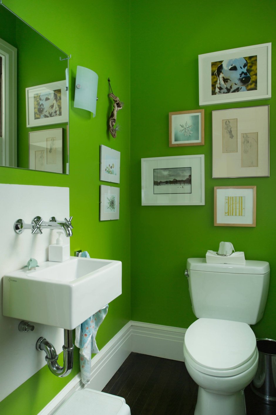 Зеленая туалетная комната