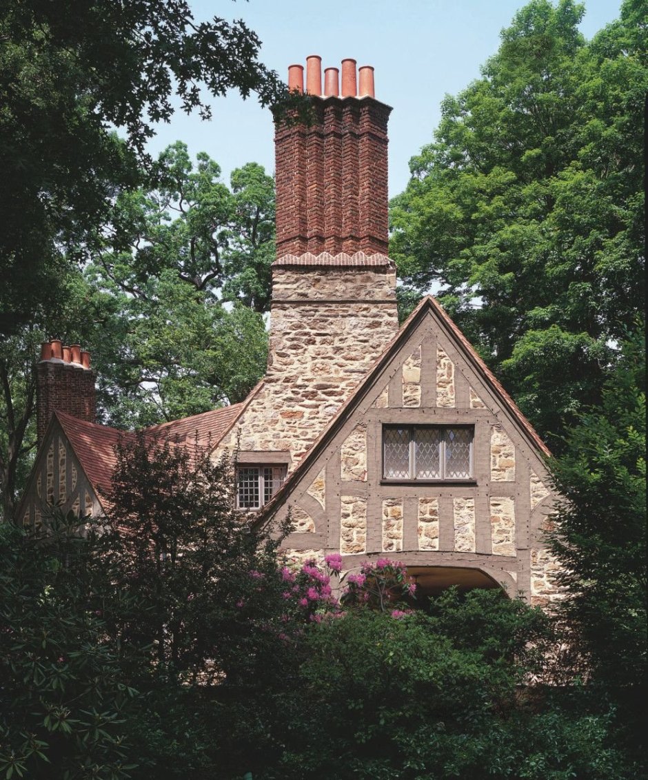 Стиль Тюдор (Tudor Revival Cottage)
