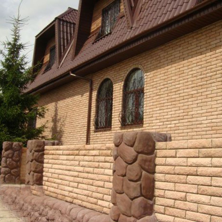 Кирпич рваный камень