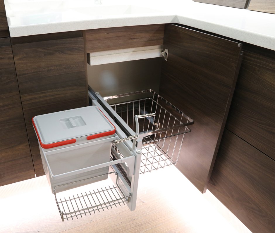 Выдвижное ведро Blum Base System 60