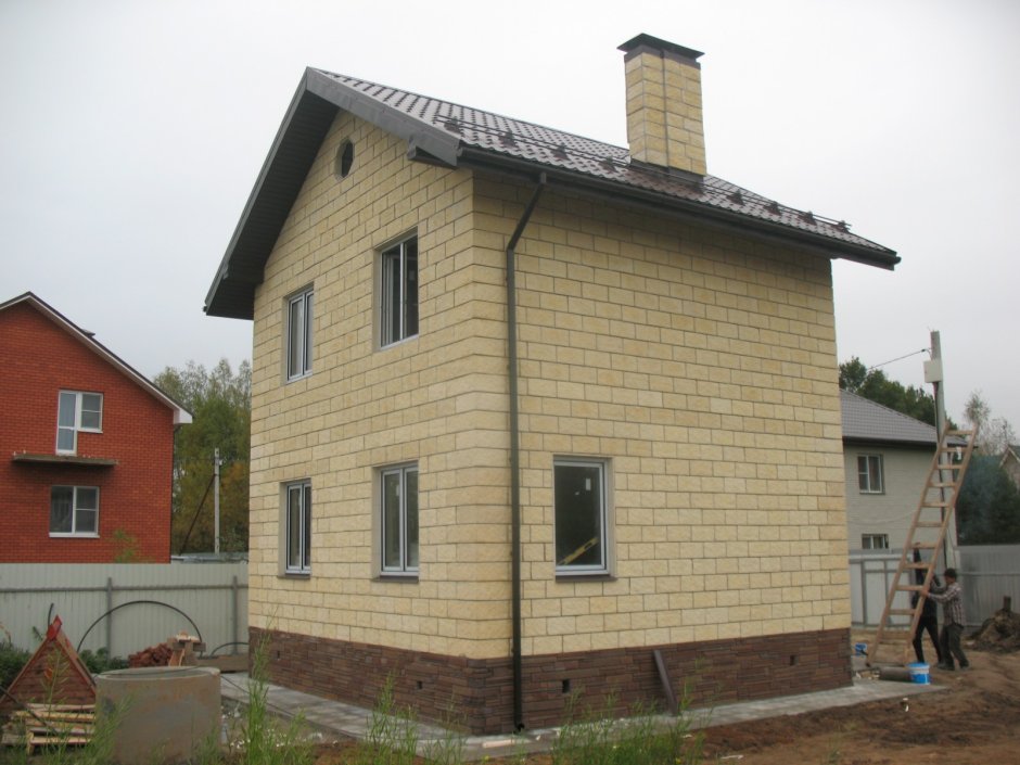 Двухэтажный дом из керамзитоблока