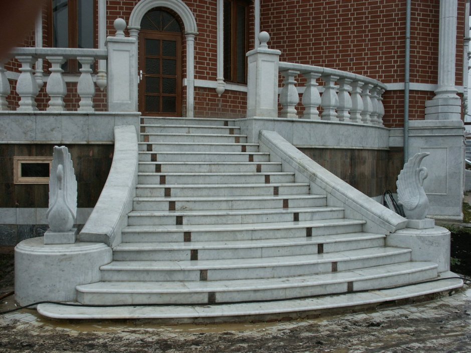 Лестница бетонная уличная