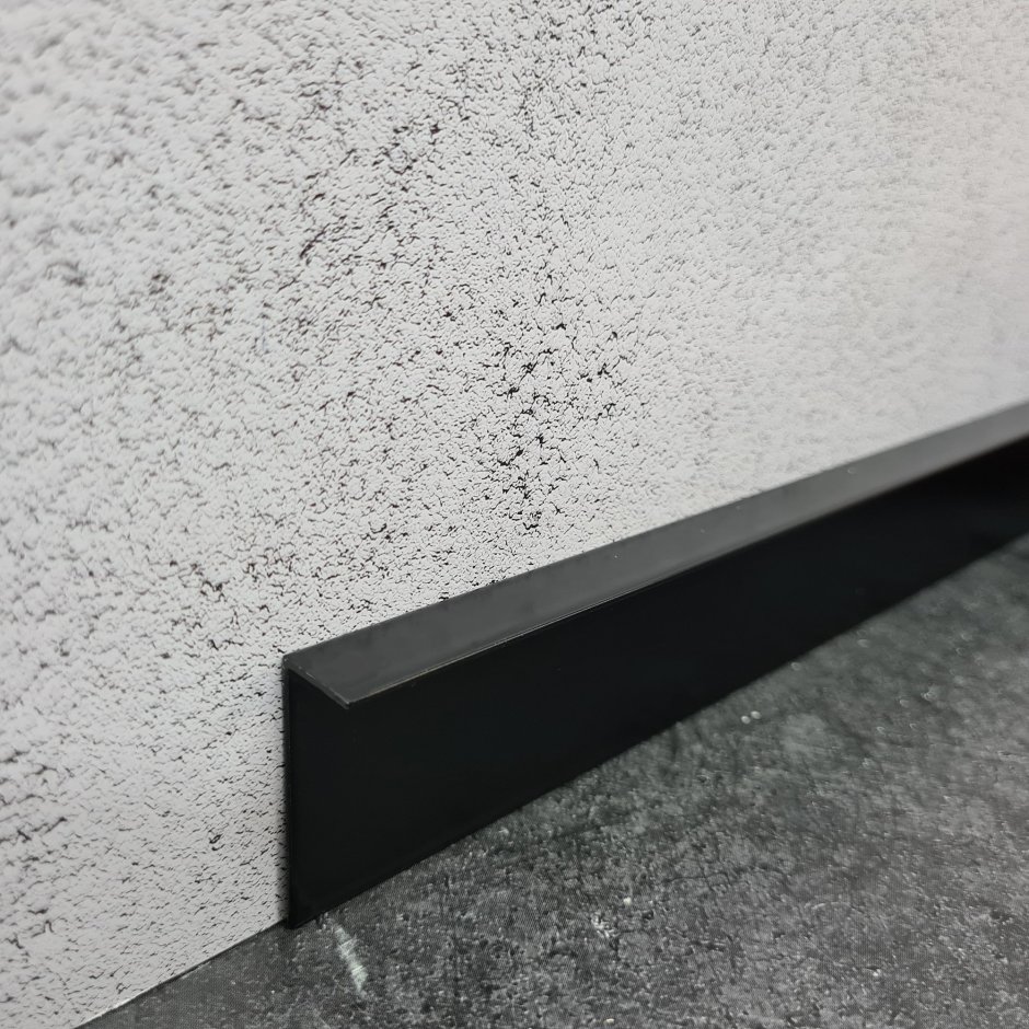 Плинтус из анодированного алюминия Antu 100*10 мм, рал 9005, 3000 мм