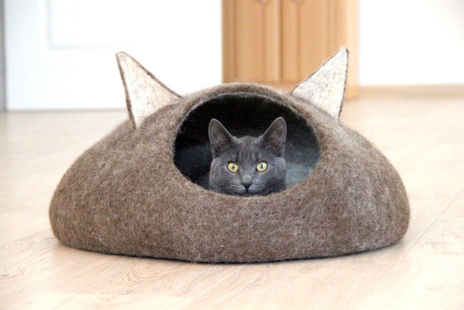 Домик для кошки из фетра