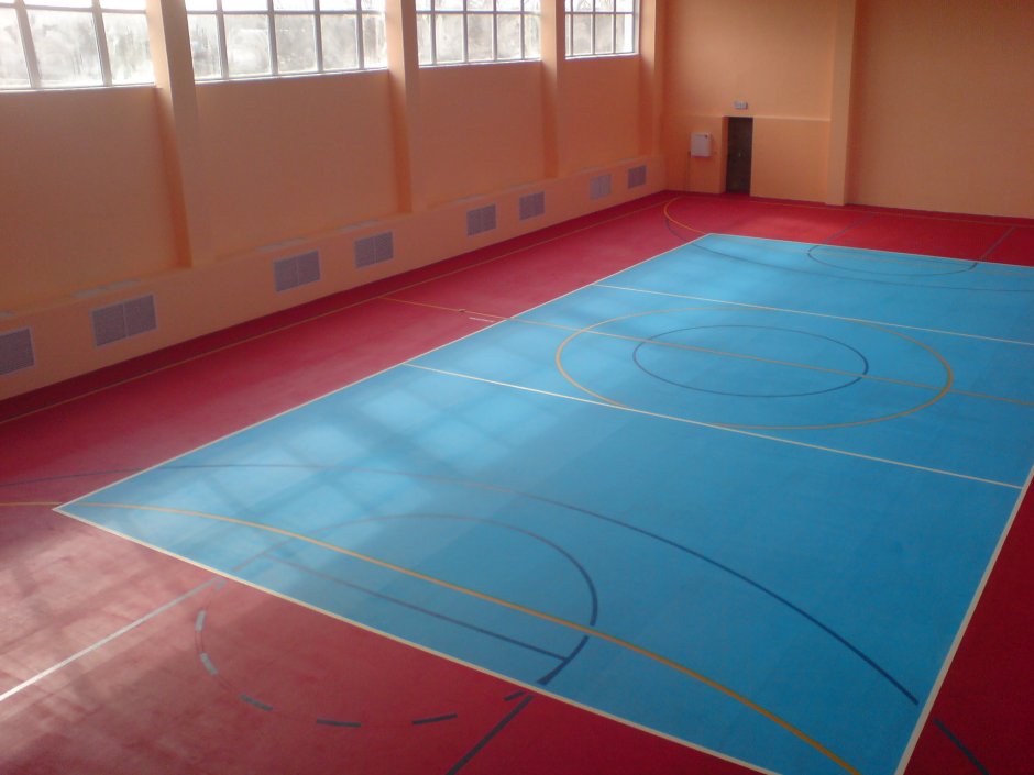 Резиновое покрытие для пола в спортзале