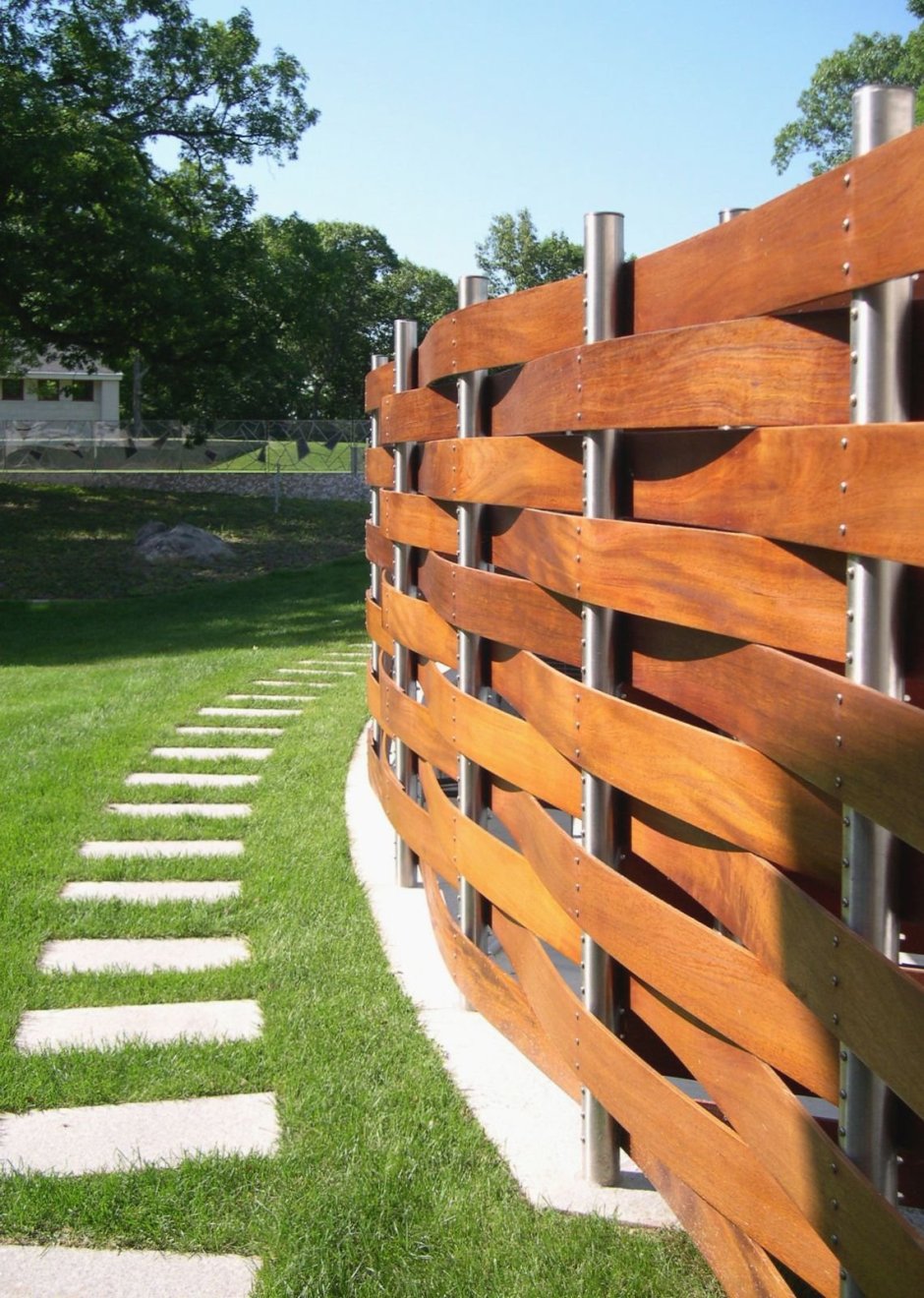 Оригинальный деревянный забор