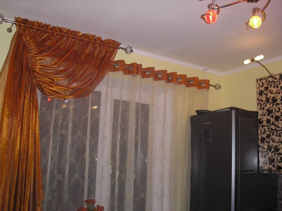Шторы на разноуровневых карнизах