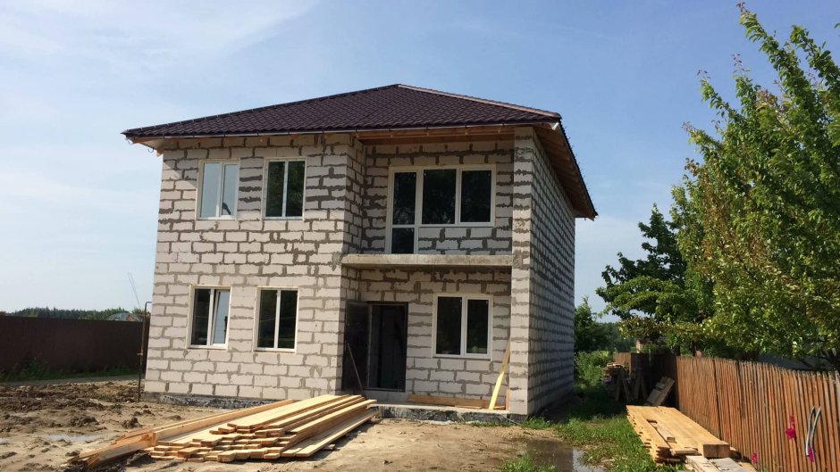 Двухэтажный дом из газоблоков