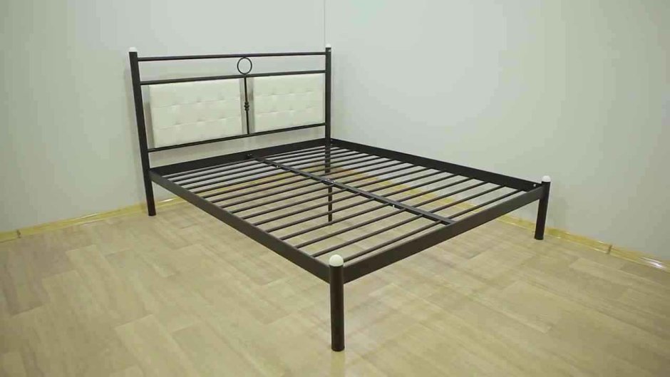 Кровать из металла профиля