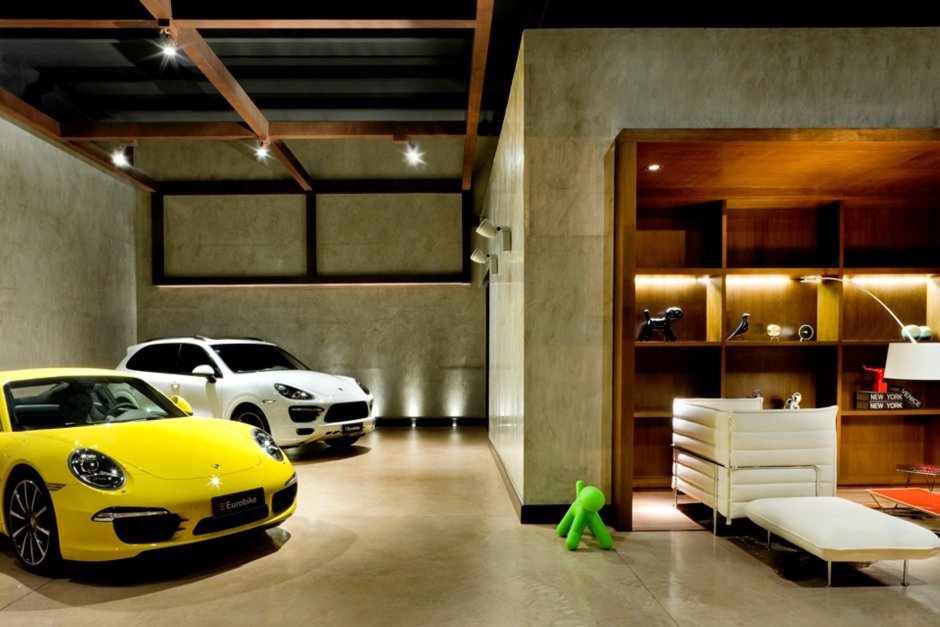 Porsche Showroom