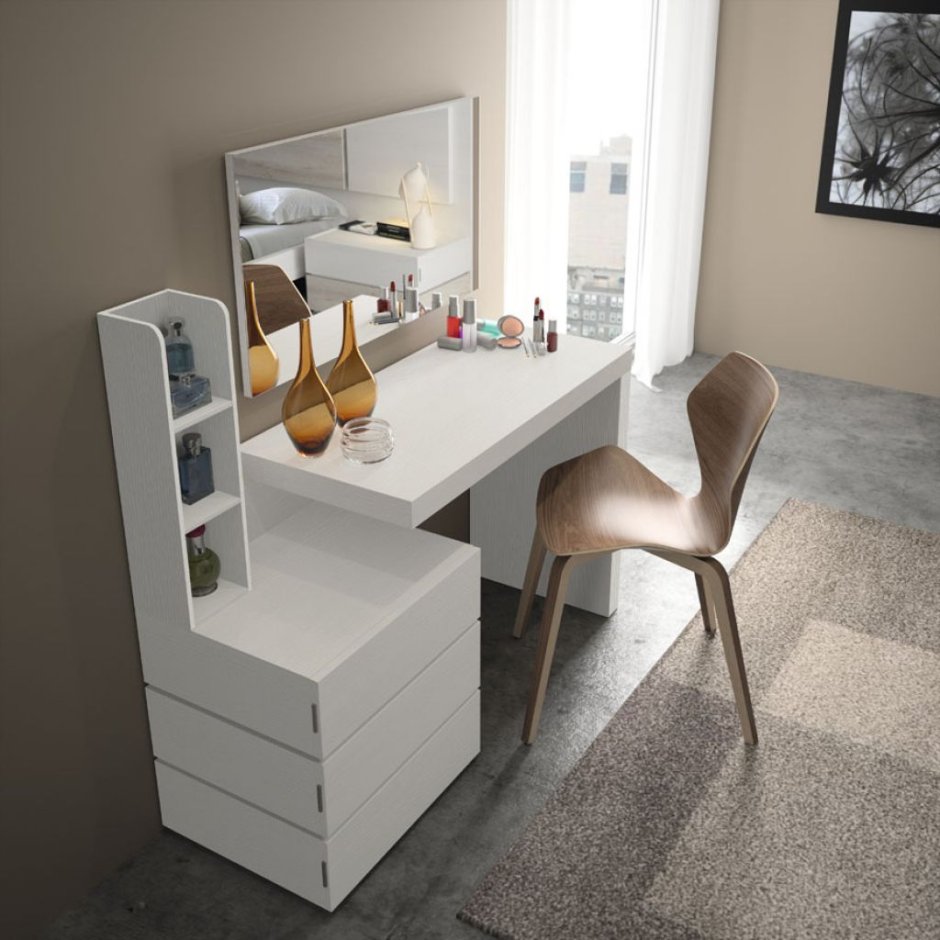 Письменный стол и туалетный столик