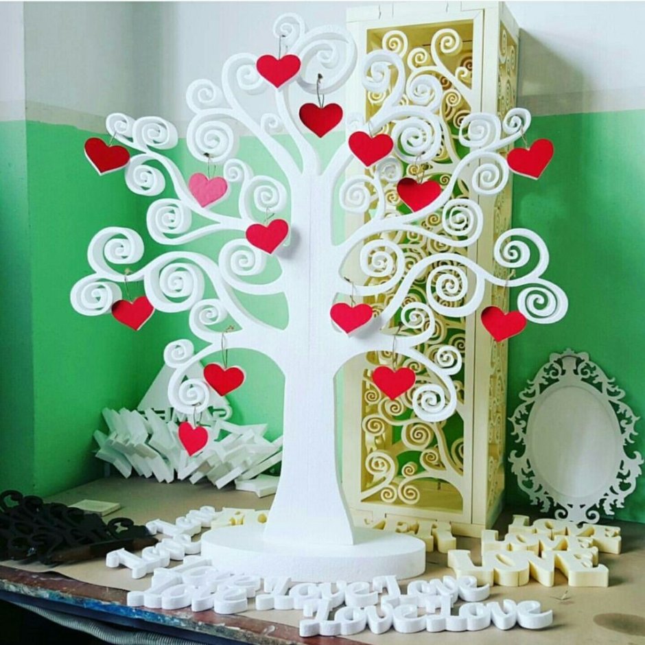 Дерево из пенопласта